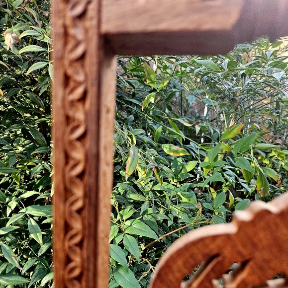 Vintage Hand Carved Wood Inlaid Plate/Cake Shelf Stand From India - Picture 2 of 13